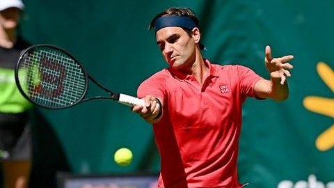 Federer deixa o top 10 depois de quatro anos e deve cair ainda mais; entenda