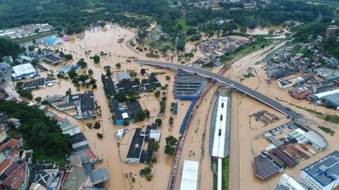Saiba como ajudar moradores das cidades afetadas pelas chuvas em SP