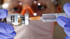 Covid-19: Reino Unido começa a vacinar população na próxima semana