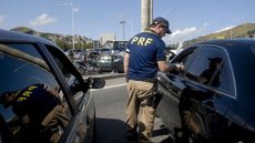 Polícia faz operação contra corridas ilegais de carro