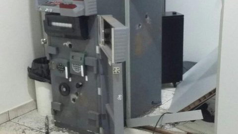 Dupla tenta furtar caixa eletrônico de banco em Brejo Alegre
