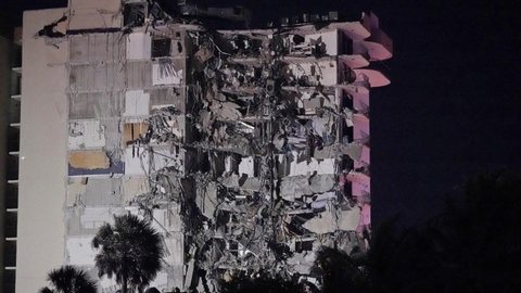 Jovem é retirado dos escombros de prédio que desmoronou em Miami Beach