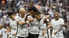 Análise: Corinthians vence clássico, volta ao G-4 e adocica por um dia a amargura do torcedor em 2021