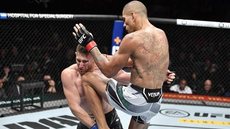 Poatan estreia com nocaute brutal, e Gaethje vence Chandler em duelo épico