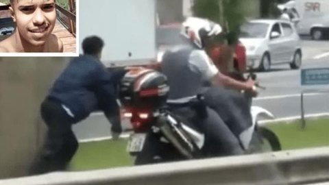 Jovem negro que foi algemado e puxado por PM em moto é condenado por tráfico de drogas e dirigir sem habilitação em SP
