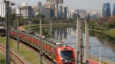 Linha 8 de trens metropolitanos de São Paulo volta a apresentar falha