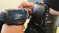 Homem com tornozeleira eletrônica mata namorada e leva vítima ao hospital
