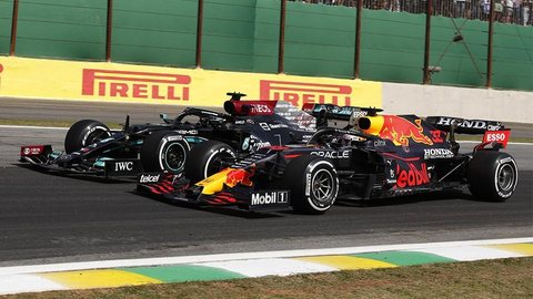 Mercedes solicita revisão de disputa de Hamilton e Verstappen no GP de São Paulo