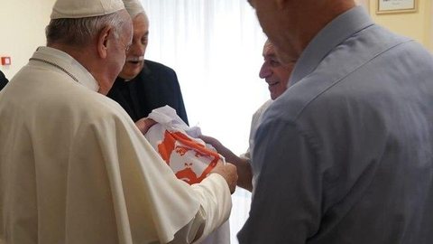 Lula deve se reunir com papa Francisco na semana que vem