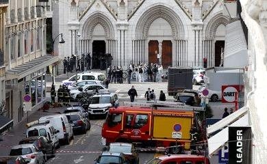 Esfaqueamento no interior de uma igreja deixa três mortos, em Nice