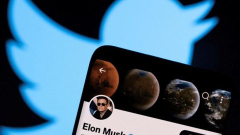 Musk acusa Twitter