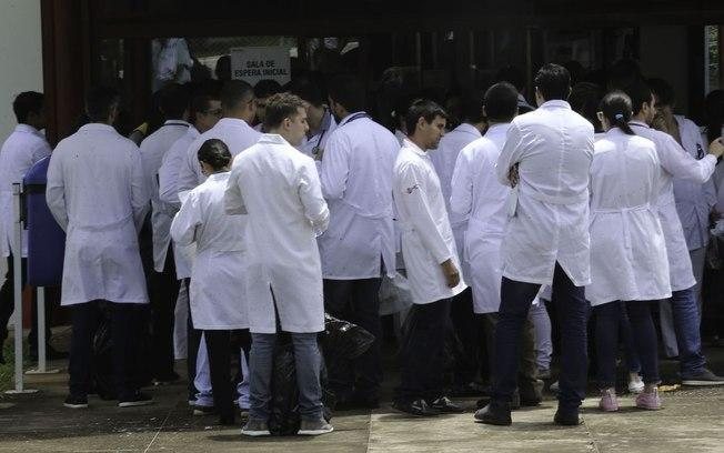 São Paulo autoriza retorno do ensino superior na área da saúde