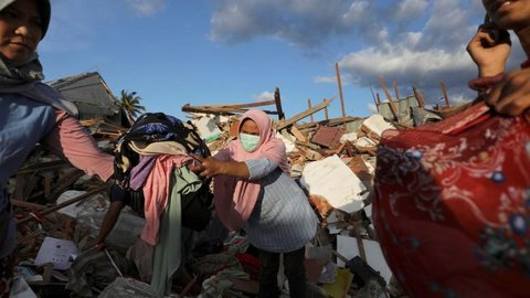 Terremoto e tsunami na Indonésia deixaram quase 2 mil mortos; mais de 5 mil estão desaparecidos