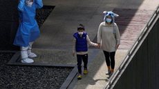 Xangai alivia regra de separação de crianças, mas prorroga lockdown