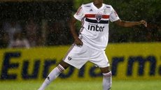 Destaque no sub-20 do São Paulo, zagueiro Luizão renova contrato até o início de 2023