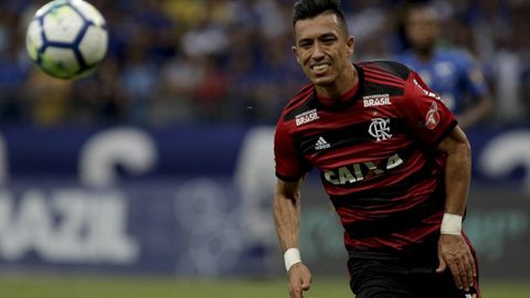 Santos quer Uribe para liberar Bruno Henrique, mas Flamengo descarta incluir colombiano