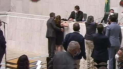 Caso Isa Penna: Deputado Fernando Cury é suspenso por 4 meses da ALESP