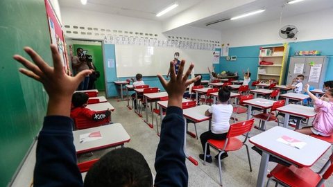 Escolas de SP registraram 3,6 mil casos de Covid em agosto, primeiro mês de retorno ao ensino presencial