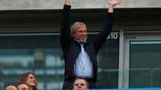 Dono do Chelsea, Abramovich entrega comando do clube para fundação