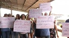 Funcionários de hospital de Castilho protestam contra atraso no pagamento dos salários