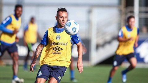 São Paulo tem interesse na contratação do lateral-direito Rafinha, ex-Grêmio