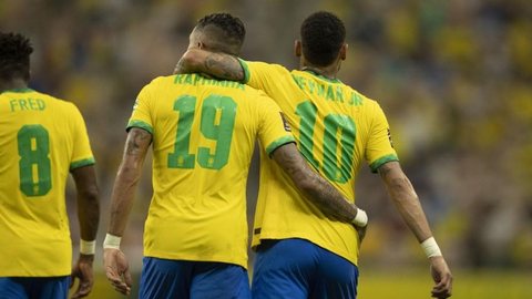 Raphinha diminui dependência de Neymar e é o quinto maior driblador do Brasil após três jogos