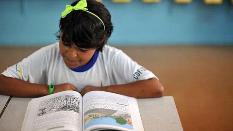 São Paulo vai retomar aulas do ensino público com rodízio entre alunos