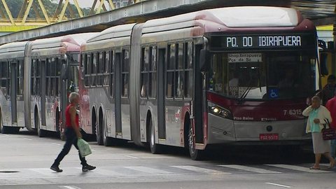 Com aprovação no Senado de gratuidade a idosos no transporte coletivo, prefeito de SP diz que não irá aumentar tarifa na capital