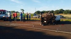 Motorista perde controle da direção e capota carro em rodovia de Urânia