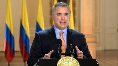 Presidente da Colômbia diz que vai retirar reforma tributária de pauta