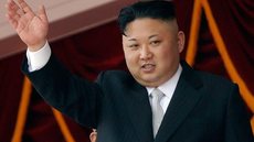 Kim Jong-un recua e afasta plano para disparar mísseis contra Guam