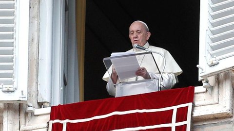 Papa faltará à missa dominical, mas fará oração habitual ao meio-dia