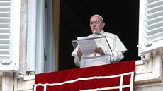 Papa faltará à missa dominical, mas fará oração habitual ao meio-dia