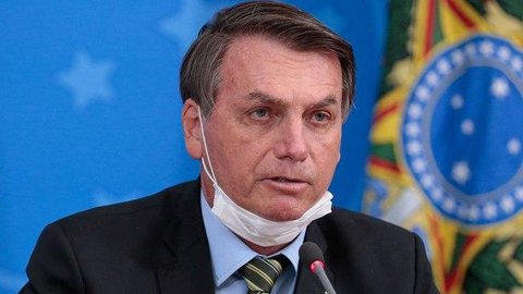 Bolsonaro vai pagar multa diária de R$ 2 mil caso saia sem máscara na pandemia