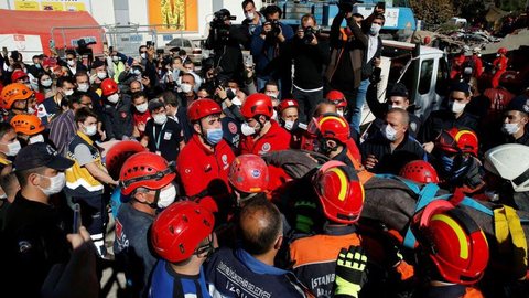 Turquia mobiliza todos os meios na busca de sobreviventes