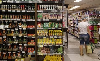 Procon-SP vai fiscalizar preços de produtos da cesta básica