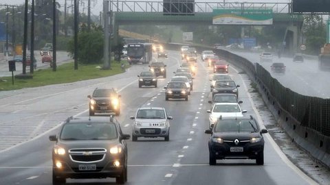 Ministro diz que rodovia Rio-Santos será concedida à iniciativa privada junto com Nova Dutra
