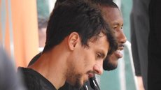 Com aval de Sampaoli, Santos tem interesse em Rodrigo Caio e zagueiro da base do São Paulo
