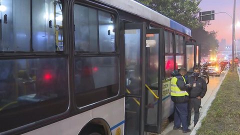 Ônibus é vandalizado na Zona Sul de SP e afeta circulação de mais de 60 linhas