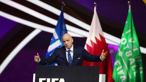 Presidente da Fifa recua de plano polêmico de Copa do Mundo bienal