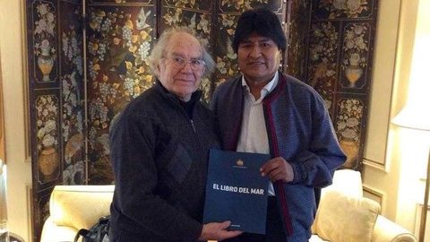 Vencedor do Nobel da Paz indica Evo Morales ao prêmio