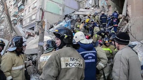Número de mortos em prédio que desabou na Rússia sobe para 21
