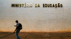 Bolsonaro anuncia Milton Ribeiro como novo ministro da Educação