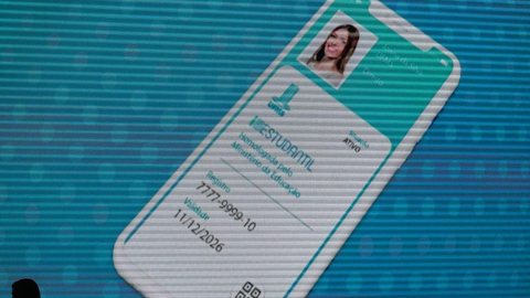 MEC busca alternativa para voltar a emitir carteira de estudante