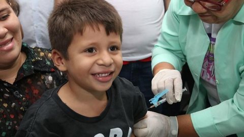 Após prorrogar campanha, Brasil bate meta de vacinação contra sarampo e poliomelite