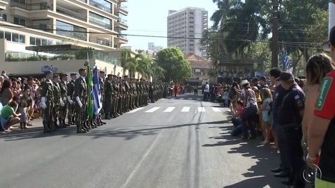 Desfile da Independência reúne mais de 20 mil pessoas em Rio Preto