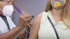 Cidade de SP faz nesta sexta repescagem de vacinação contra Covid para pessoas de 42 a 46 anos
