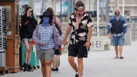 Estados Unidos pedem uso obrigatório de máscara em aviões e trens