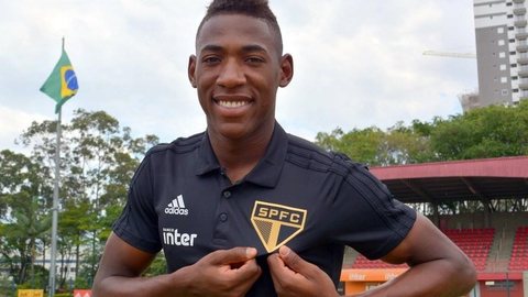 São Paulo anuncia a contratação do lateral-esquerdo Léo Pelé