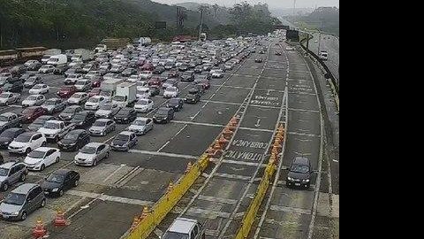 200 mil veículos descem para o litoral de SP e número supera 2019